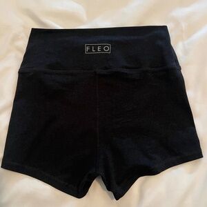 FLEO women’s spandex short